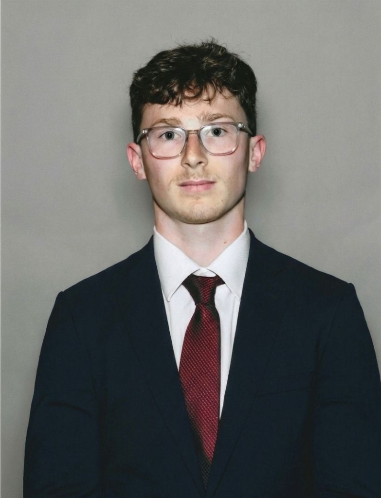 Portrait of a young male investment researcher, short hair, wearing modern glasses, serious analytical expression, black and white vector illustration, clean lines, professional corporate headshot, high contrast, serious expression, financial institution aesthetic.